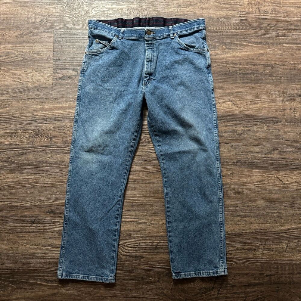 Wrangler Jeans Mens 38x30 Regular Fit Straight Leg Medium Wash Blue Denim